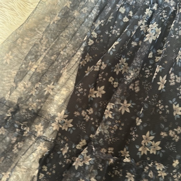 Beautiful kids dress floral with puff sleeves size 12 byZunie - Picture 2 of 4